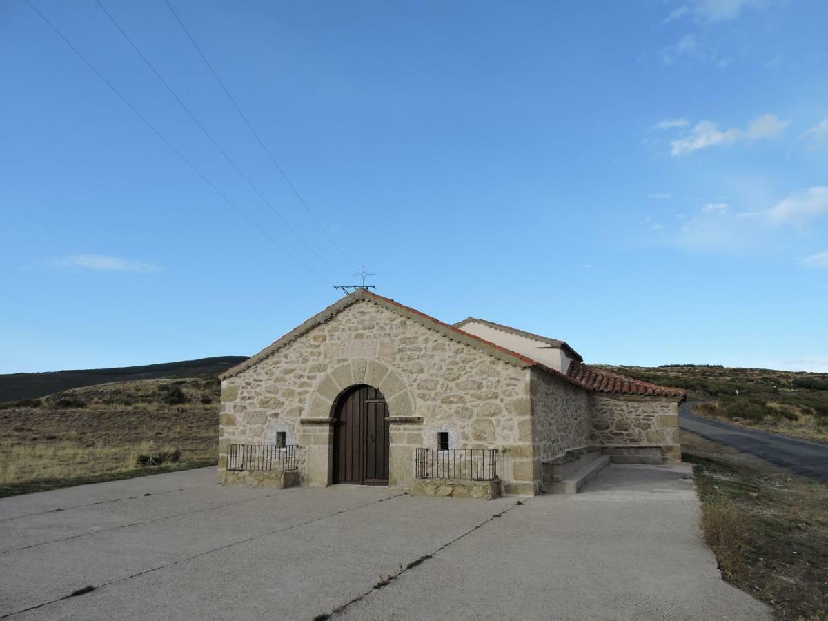 Casa Sierra De Gredos Guest House Navasequilla ภายนอก รูปภาพ